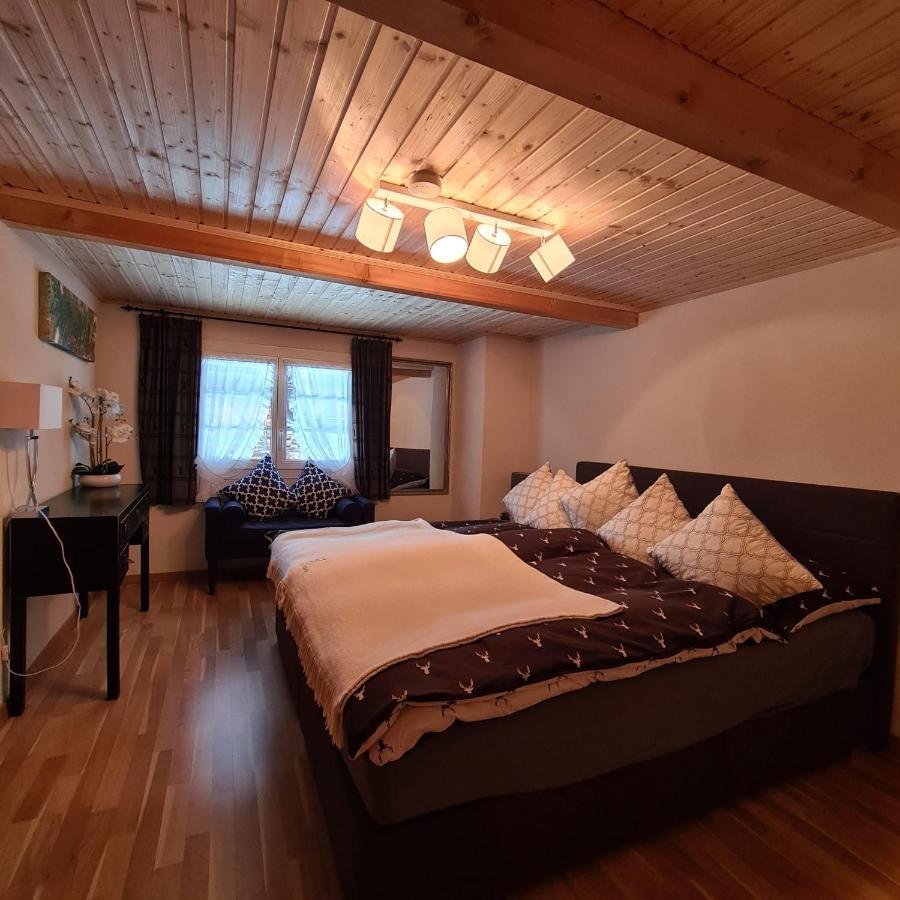 Chesa Prema Bed & Breakfast - Restaurant Дізентіс Екстер'єр фото